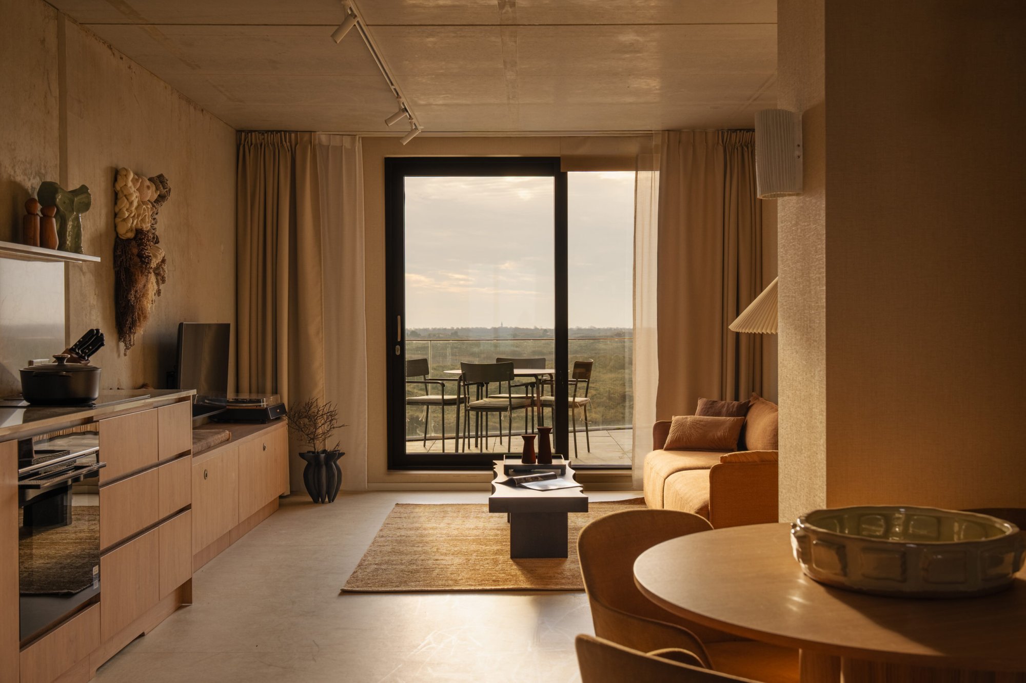 Ruime leefruimte in duplex appartement 4 personen bij Elements Terschelling.