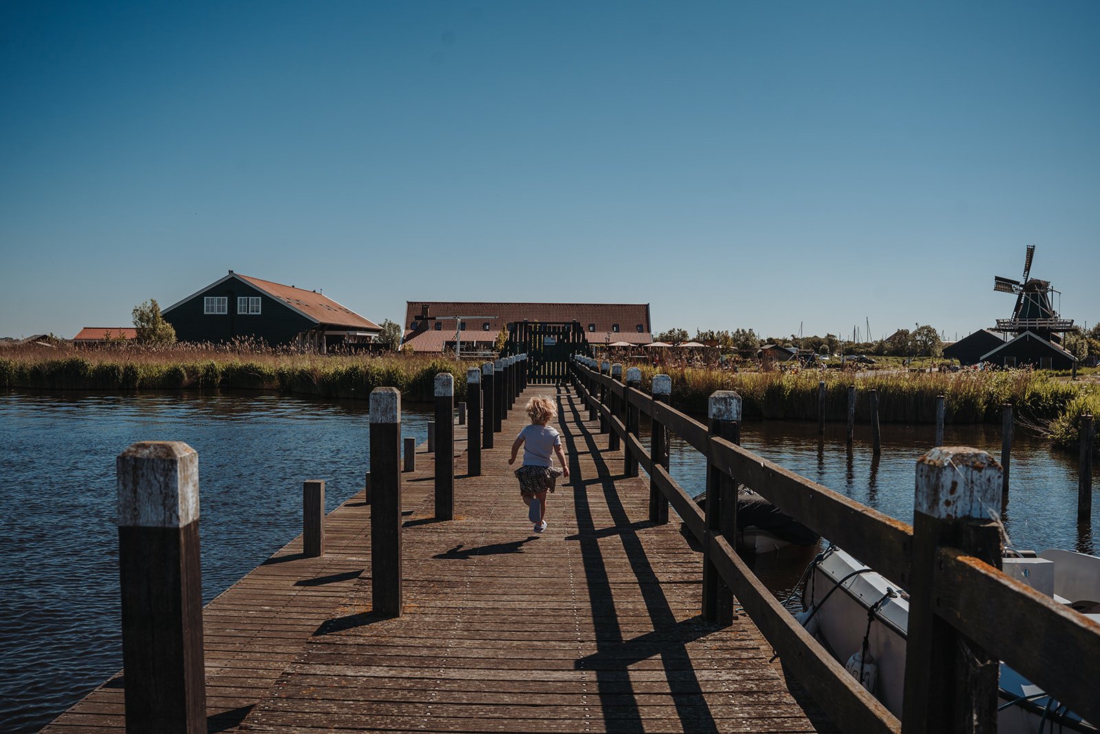 Wellnessverblijf De Hoop aan het water met uitzicht op natuur en rust.